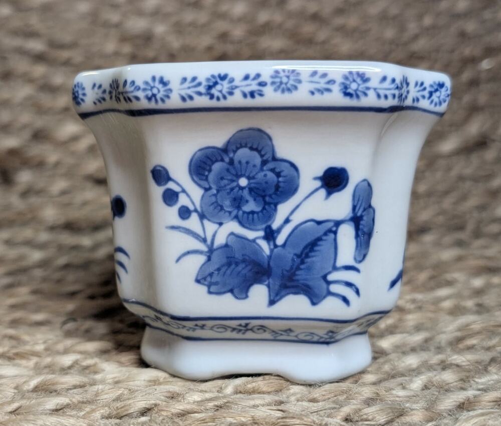 Vintage Porcelain Bombay Co. Blue & White Hand Painted Floral Design Planter